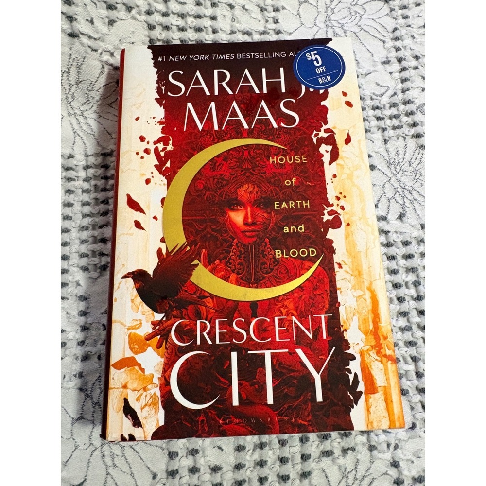 House of Earth and Blood Crescent City Sarah J Maas Hardcover Book
